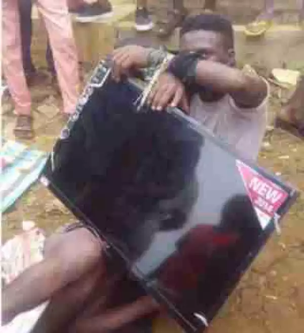 House Burglars Caught In Lagos Stripped Unclad & Beaten To Pulp By Mob (Photos)